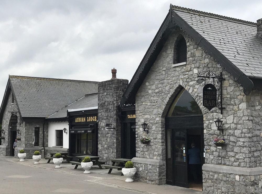 Auburn Lodge Hotel & Leisure Centre Ennis Esterno foto