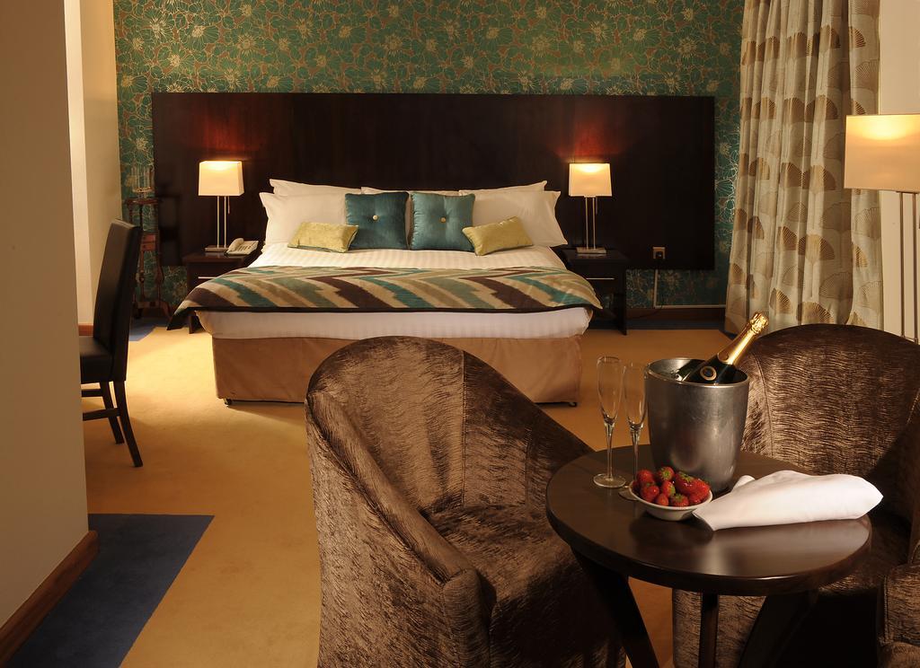 Auburn Lodge Hotel & Leisure Centre Ennis Esterno foto
