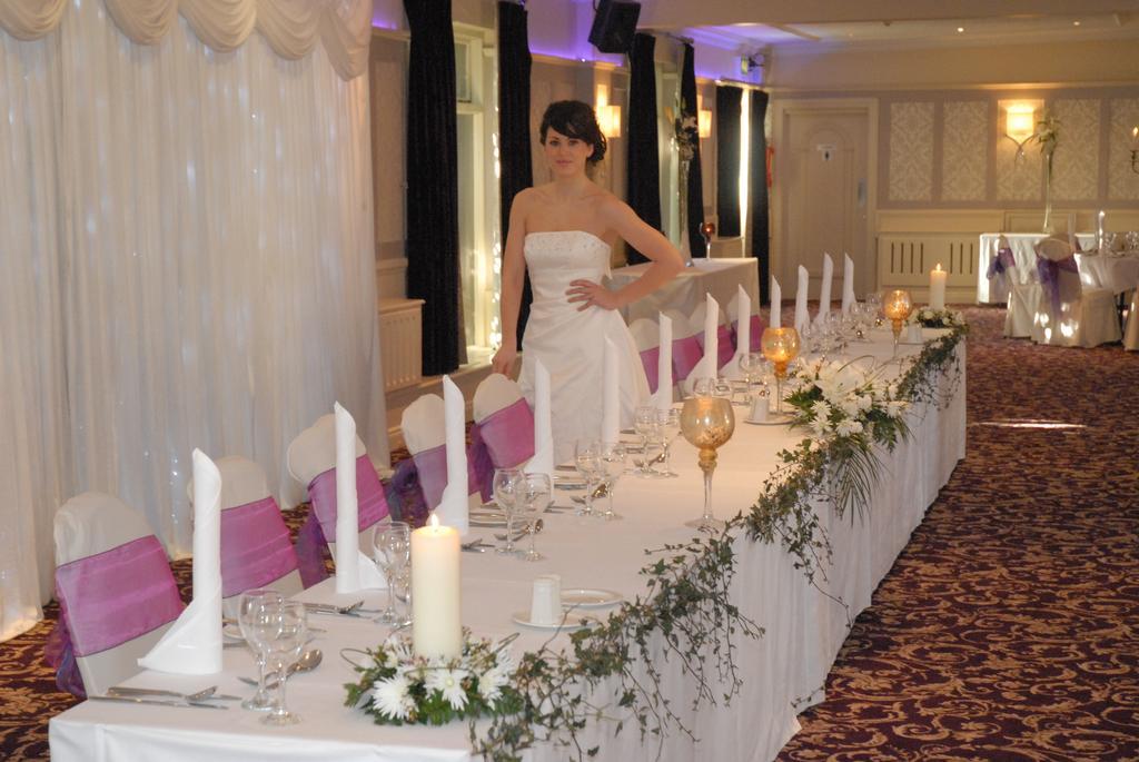 Auburn Lodge Hotel & Leisure Centre Ennis Esterno foto