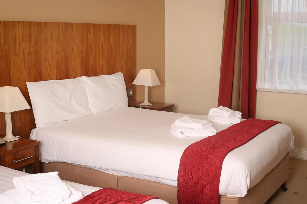 Auburn Lodge Hotel & Leisure Centre Ennis Esterno foto