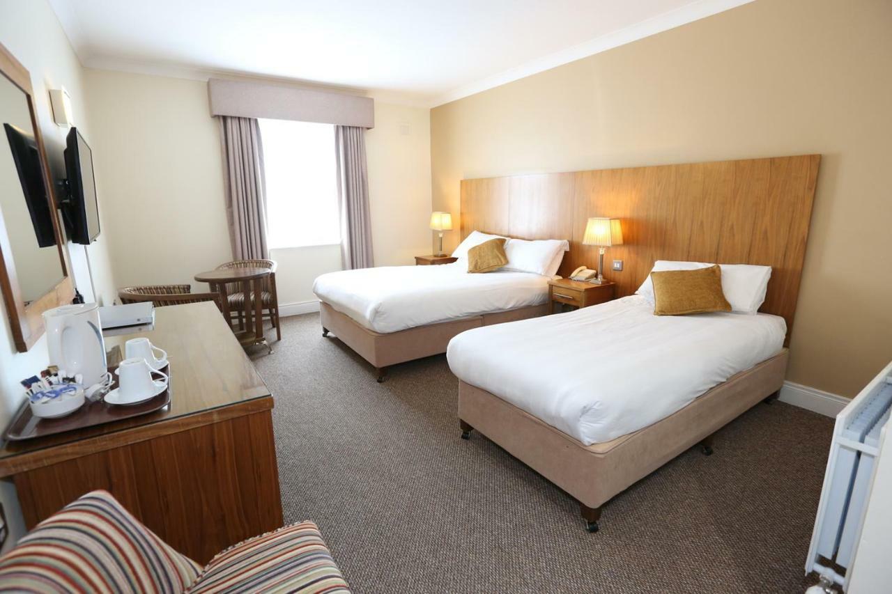 Auburn Lodge Hotel & Leisure Centre Ennis Esterno foto